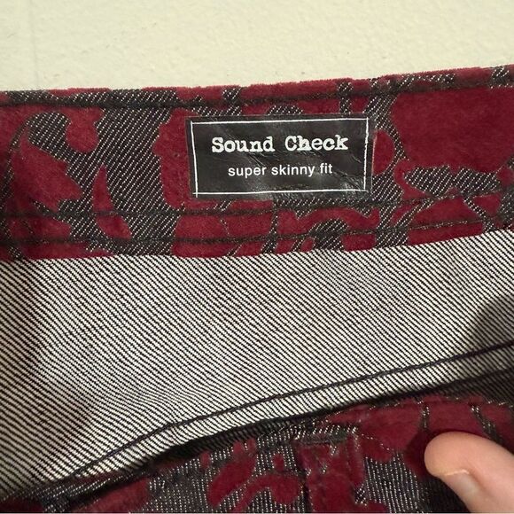 Volcom Red and Gray Skinny Jeans with Bold Pattern - Picture 3 of 5